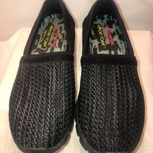 Skecher’s Air Cooleo Memory Foam Women’s Slip on Shoes